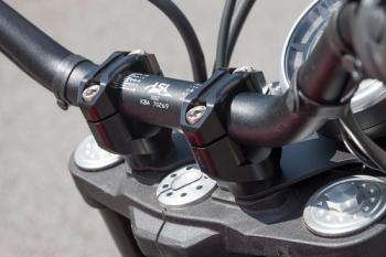 Preview: Klemmbock-kit Ducati Scrambler 15, silberne Klemmböcke